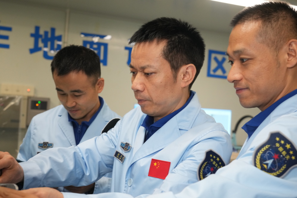 <a href=http://www.bjtvnews.com/photo/ target=_blank class=infotextkey>图片</a>