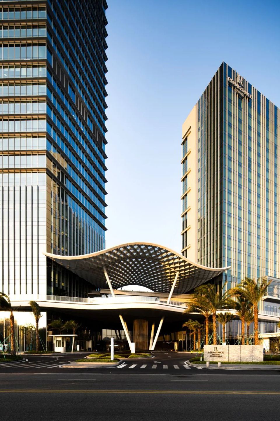 珠海中海万丽酒店:栖息在城市中的"海洋巨舶"