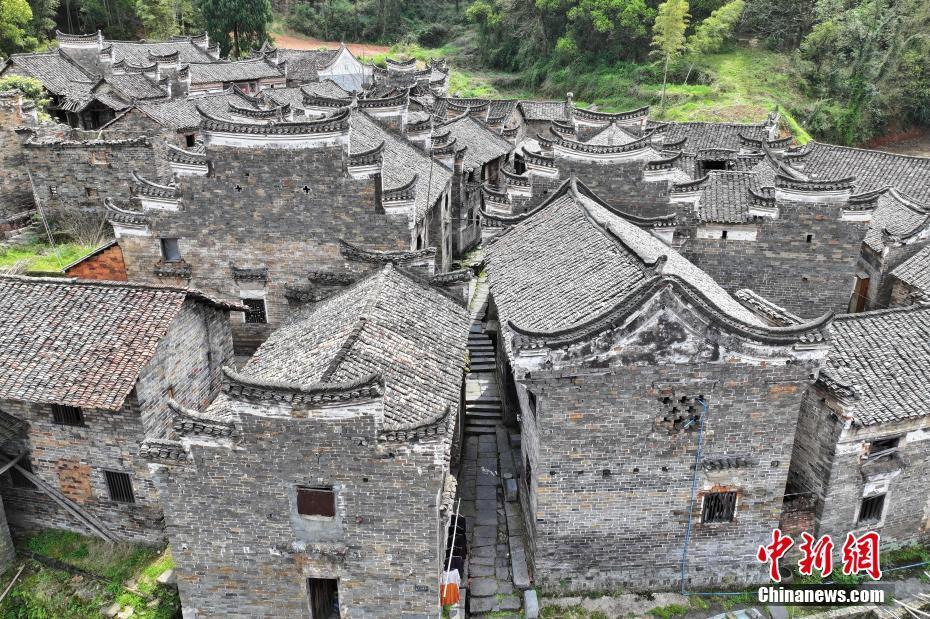 始建于元朝的板梁古村,距今已有660多年历史,村内