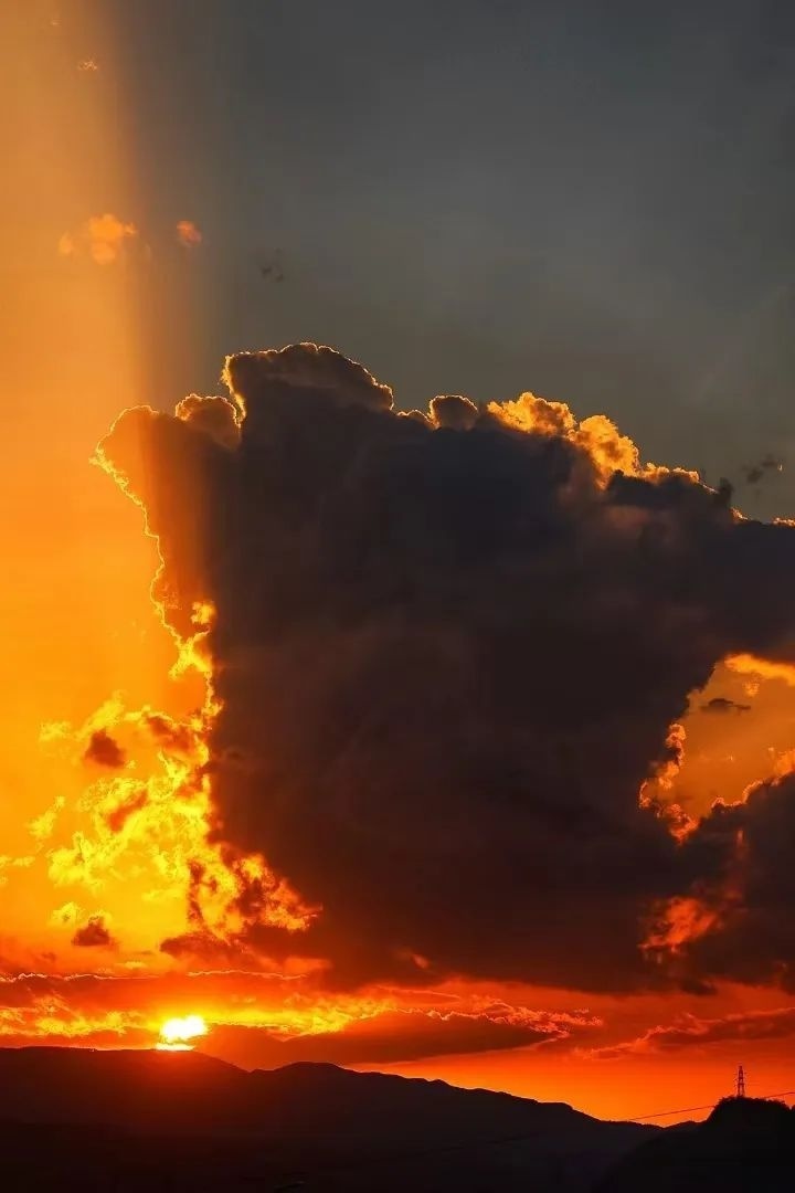 火烧云刷爆平凉人朋友圈!