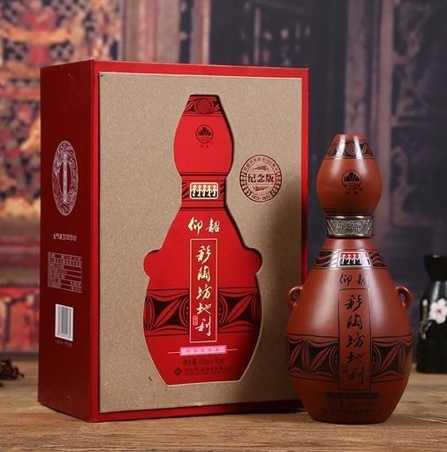 这款酒是特殊的陶香型白酒,精选高粱,小麦,大米,玉米,糯米,小米,豌豆