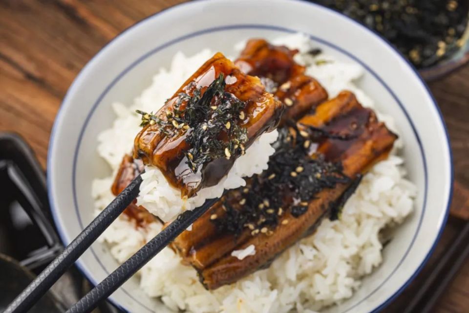 鳗鱼饭照片图片