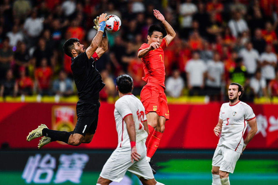 本来就打不过以后更打不过国足苦主又添强援进世界杯太难了