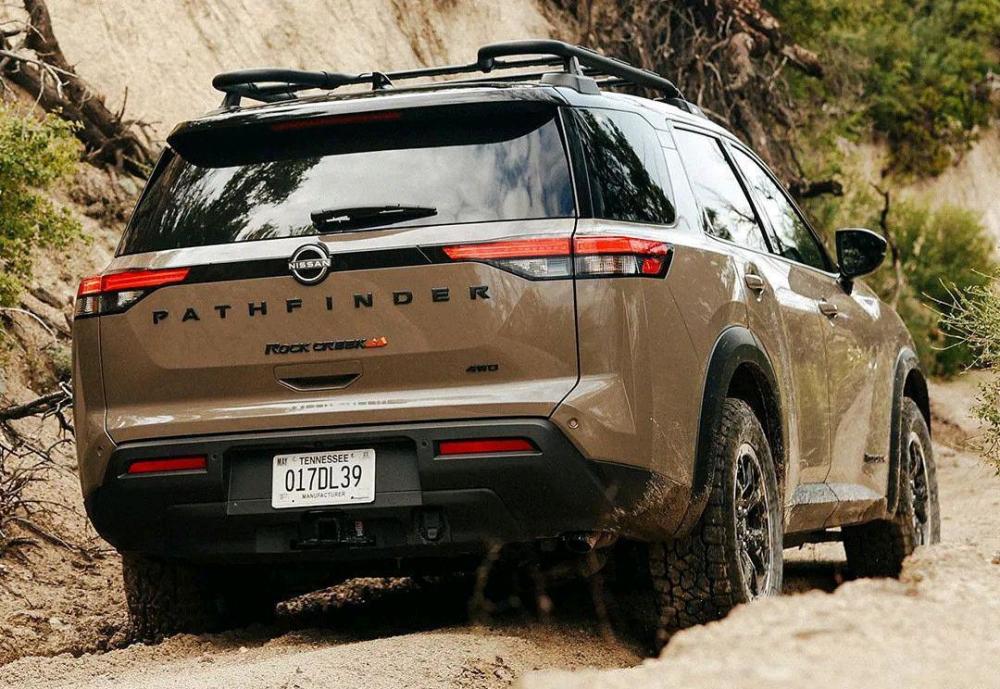 2023日产pathfinder亮相,尺寸媲美汉兰达,2.0t 7座,竞争锐界_腾讯新闻