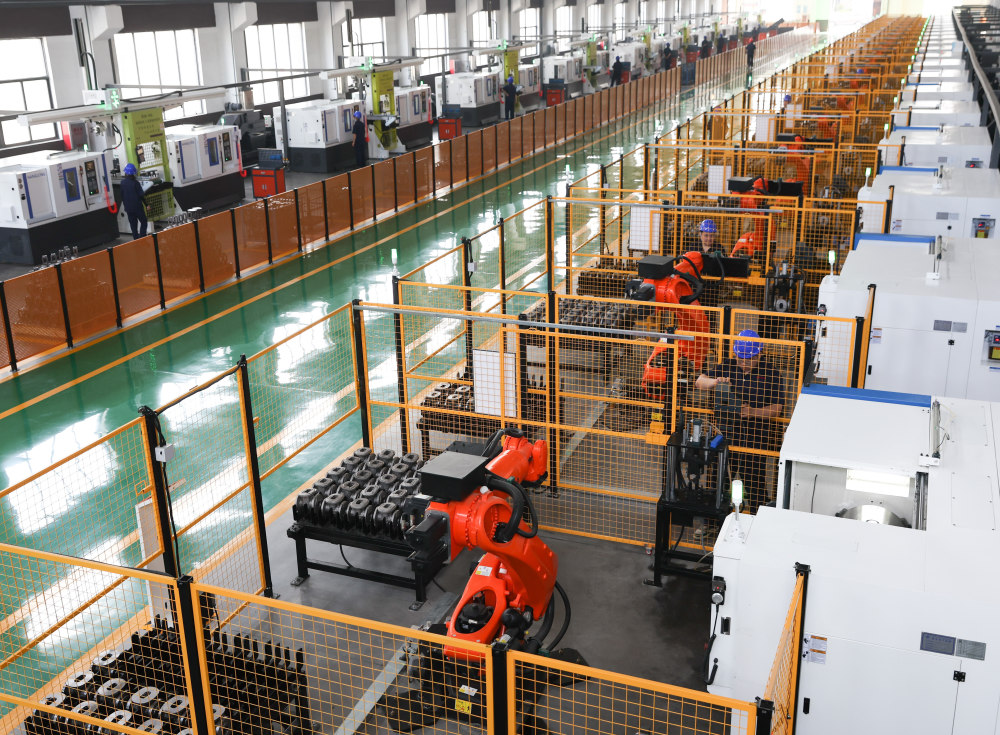 新华全媒 ·高质量发展调研行丨从"小作坊"到"小巨人"  民企竞逐"专精