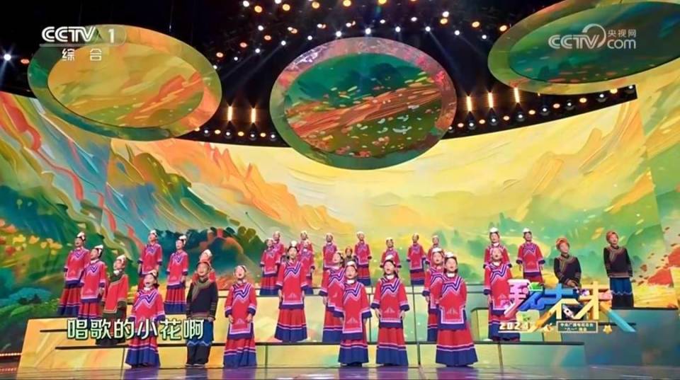 果果合唱团登上总台"六一"晚会封面新闻记者 罗石芊 图据受访者"第