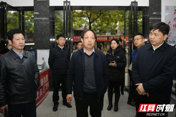 压实工作责任 推动文明城市建设取得实效 刘启峰带队督导文明城市全域