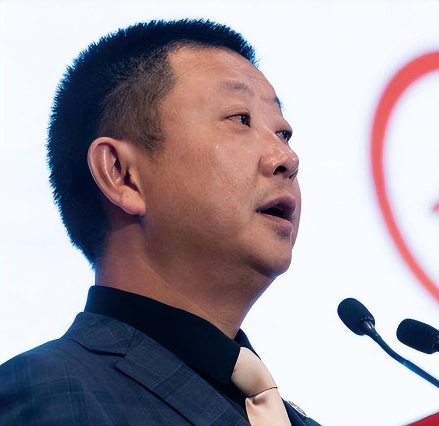 海底捞创始人张勇,一个充满"矛盾"的普通商人-腾讯新闻