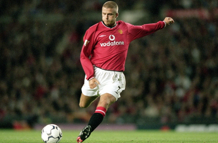 老实说,的确是贝克汉姆把曼联"7"号球衣推上更神圣地位,但我觉得当中