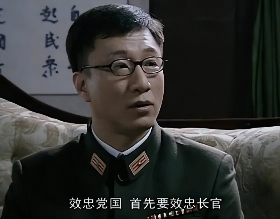 但是只要回到《潜伏》当中,就还是会入戏,会看到他为了党的事业,拼尽