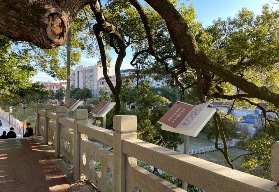 浔中镇河长制文化长廊在原有人文自然景观的基础上植入河湖文化,充分