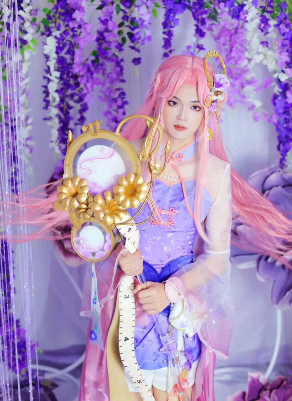 王者解说琪琪cos王昭君,大长腿超短裙,身材绝佳,宛如大型手办