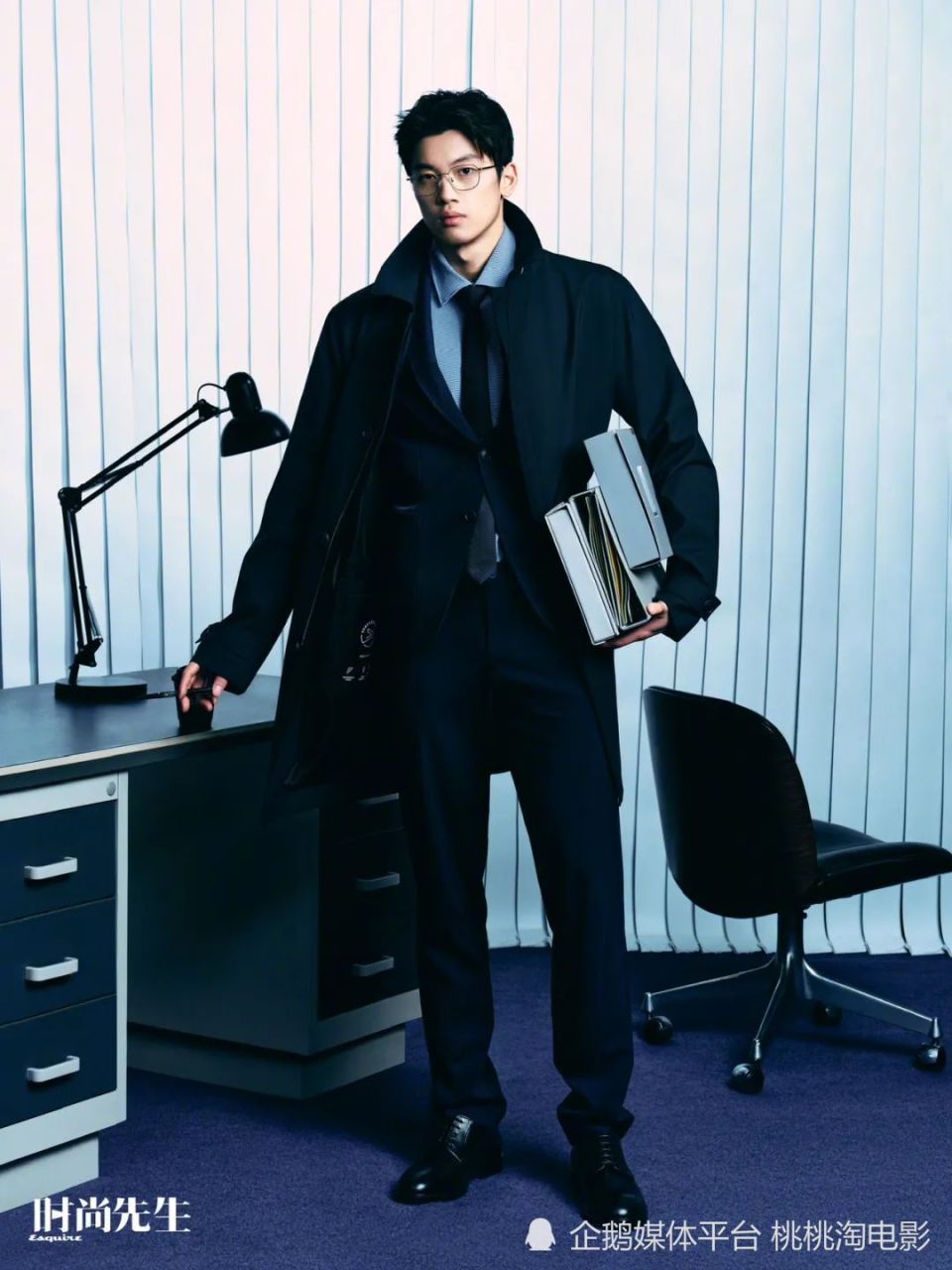 奥运冠军汪顺《时尚先生》写真大片,西装眼镜造型演绎职场精英