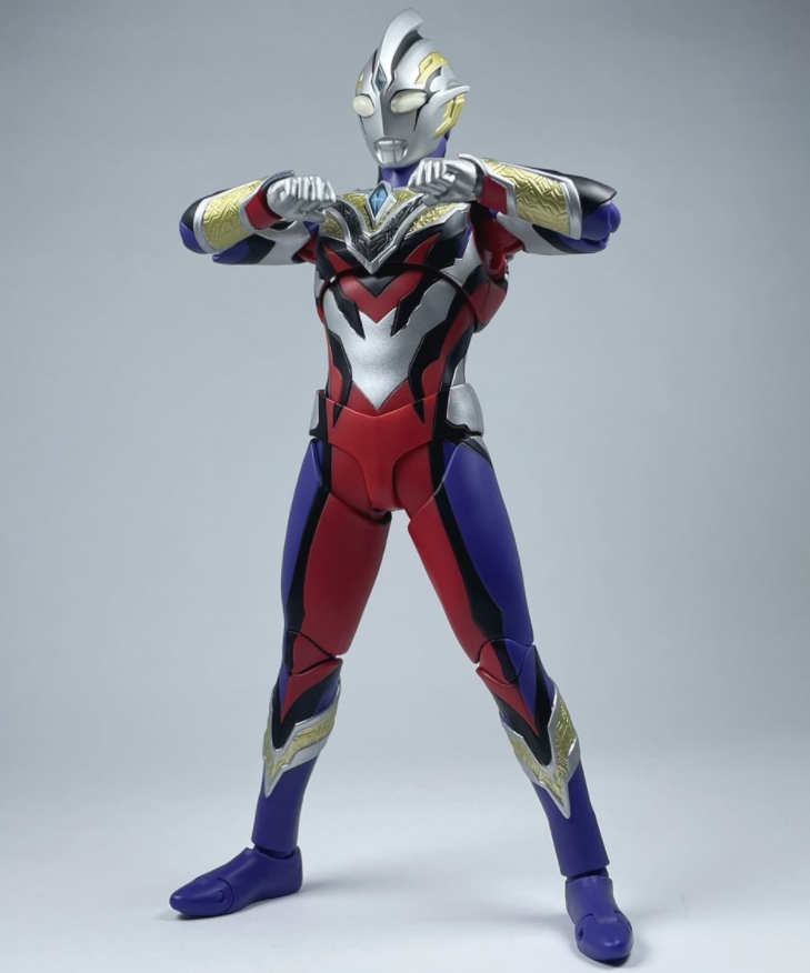 真特利迦奥特曼shf手办实物抢先看 5分钟就让人爱上的最终形态