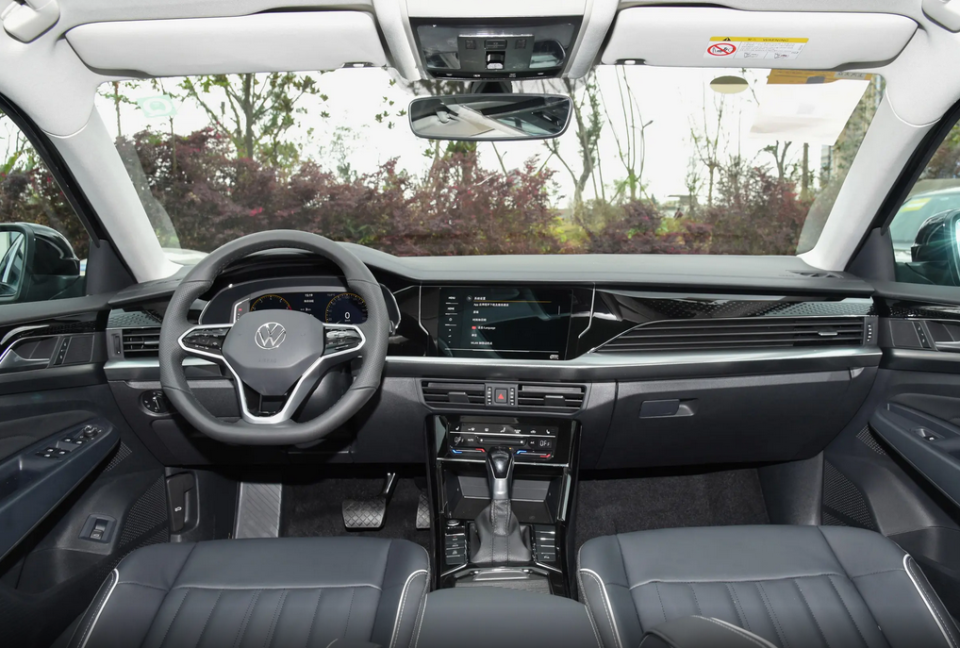 汽车市场内卷加剧,换代帕萨特真值得入手吗?1.