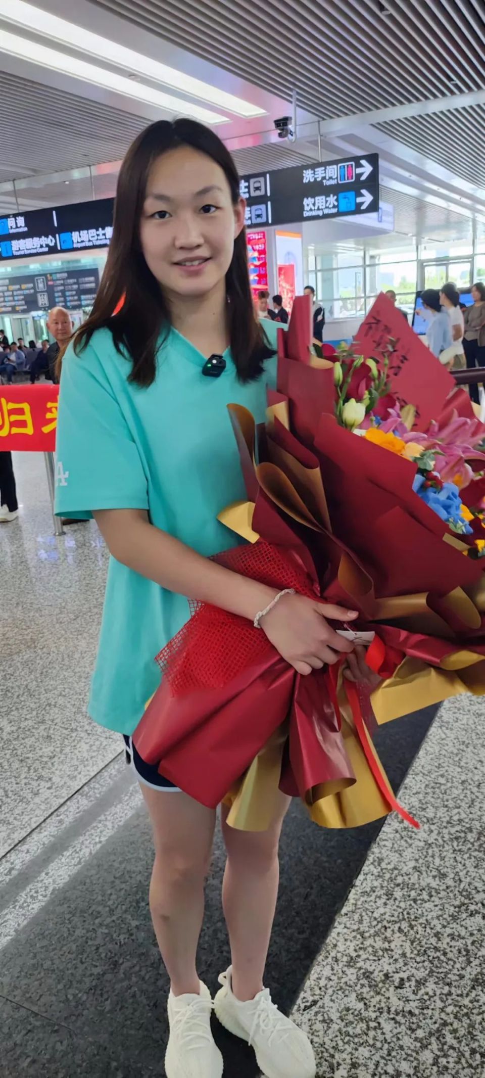 劈波斩浪,"泳"夺5金1银 保定姑娘李冰洁亚运会载誉归来