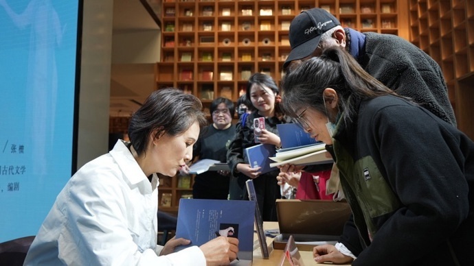 越剧名家单仰萍分享舞台姐妹幕后阅读精彩她世界