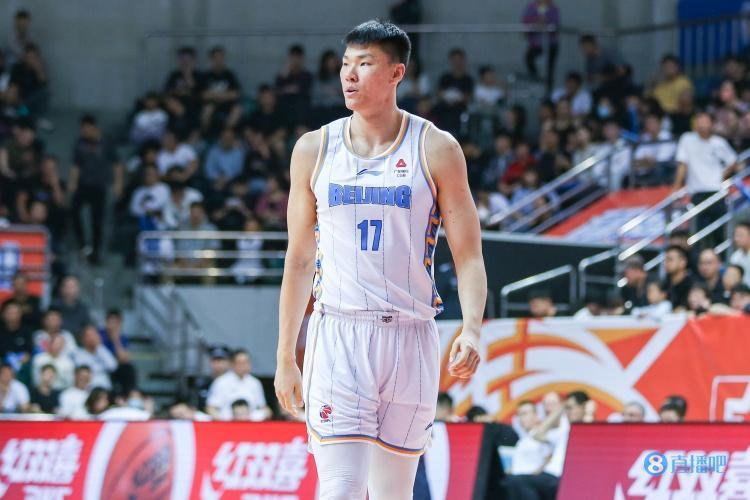无奈惜败范子铭11中7得到16分12板5助