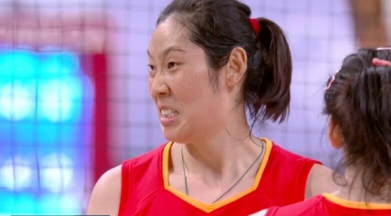 朱婷,龚翔宇3点进攻支撑球队不倒,比赛之艰难也让朱婷屡屡贡献表情包