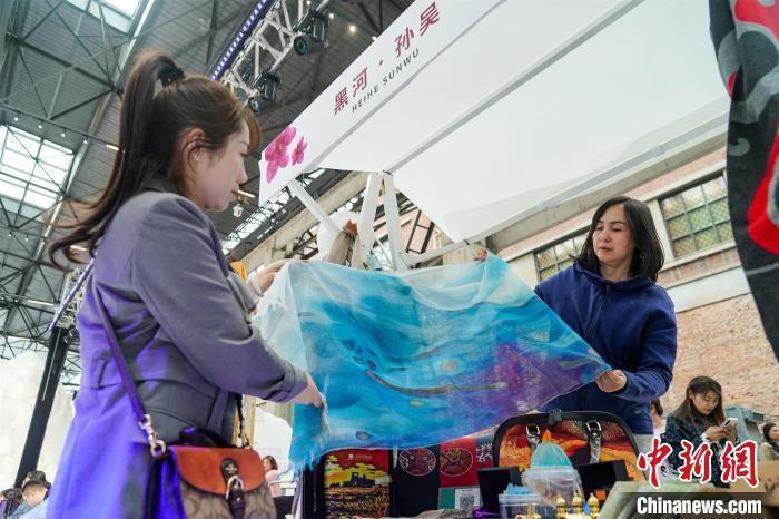 黑河创意设计大赛落幕 中俄特色文化元素亮眼