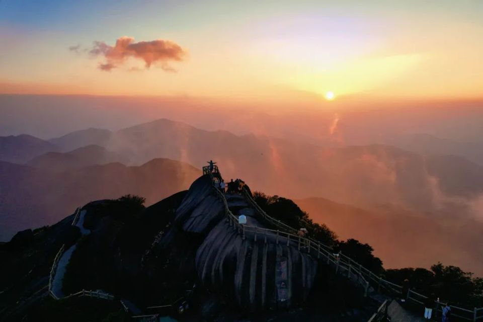 在华南第一峰广西桂林猫儿山玩了两天,发现这个小众景点真不错-腾讯