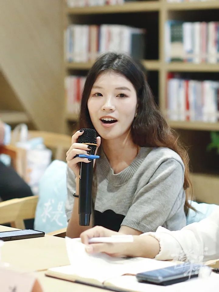 要让摊主有钱赚,要增加娱乐和消费项目!