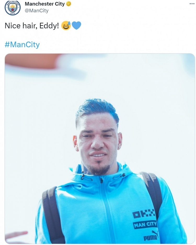 曼城门将埃德森将头发染成蓝色,庆祝球队问鼎英超