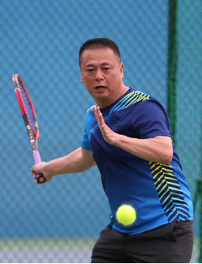 的庞遵萍/杨雪梅和山西队的郭方/王宏刚,辽宁队的高兴武/田野和四川队