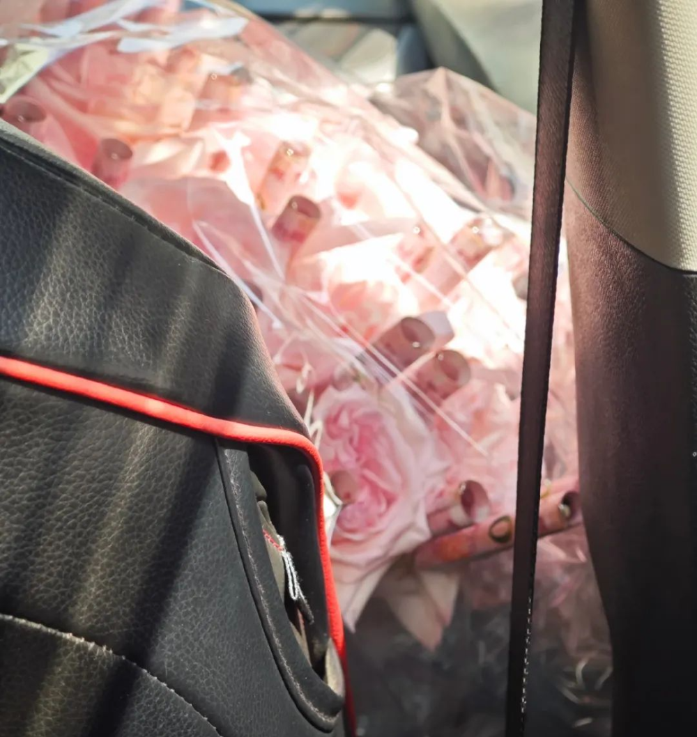 520被网约车司机的爱情甜到了!