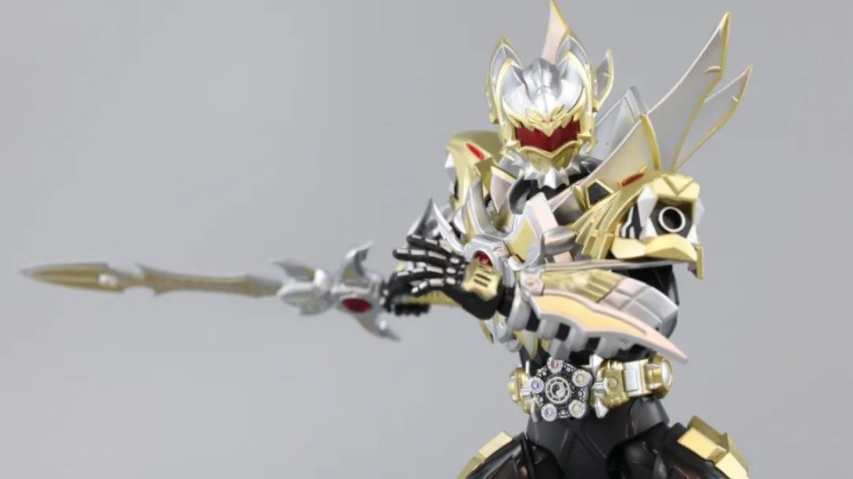 这款能发光的合金帝皇侠也太帅了!