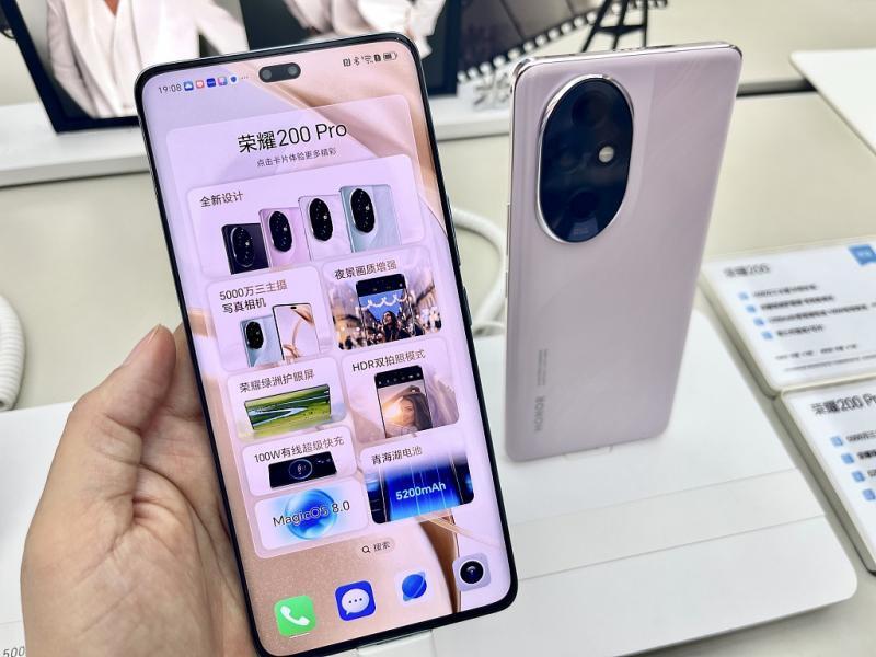 让苹果股价坐上过山车 巨头间的ai终端竞速赛已火力十足