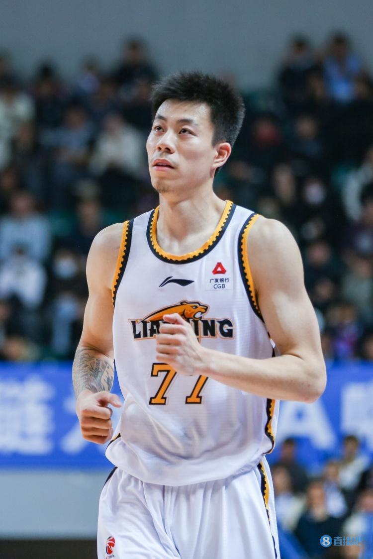 媒体人:张镇麟逐渐扮演球队更重要的角色 他是cba里最好的三号位