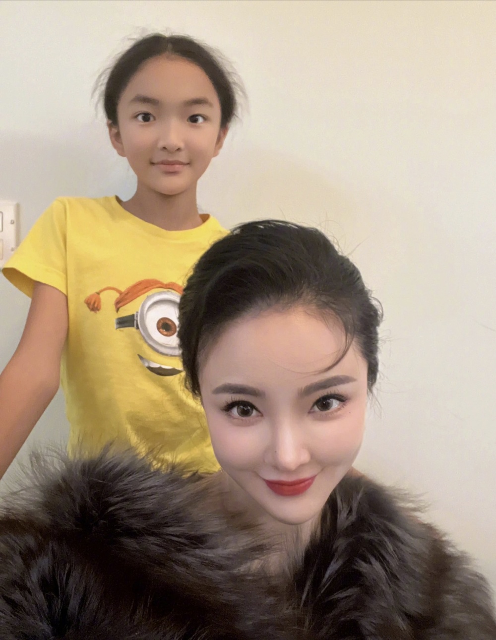 刘雨欣自曝洛杉矶的家被盗:损失高达几千万,警察做完笔录没下文