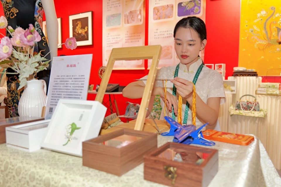 “百工集”和“上海礼物”双展区亮相世赛_腾讯新闻