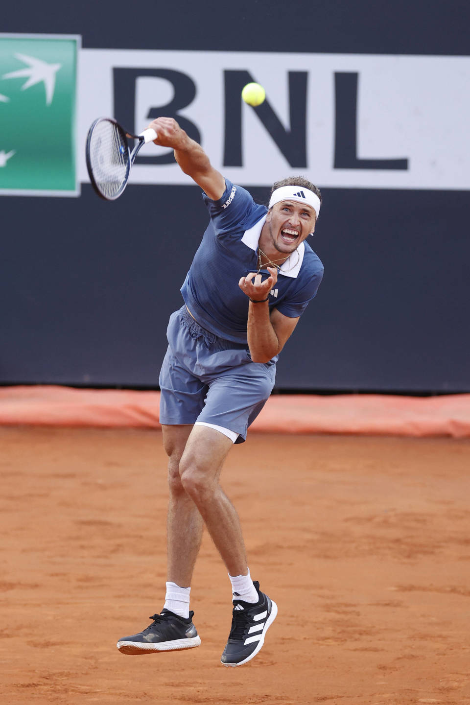 网球——罗马大师赛:兹维列夫夺冠(2)