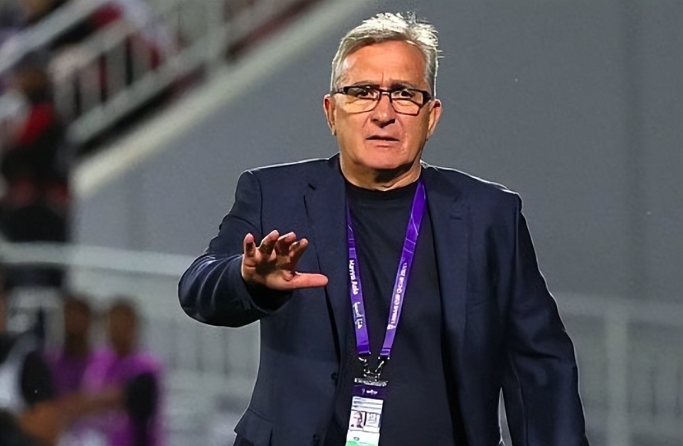 虽然中国足球人才凋零,新一届国足阵容也大抵会和扬科维奇时期的大差