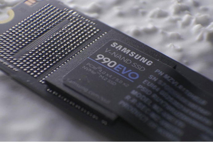 笔记本扩容之选 990 evo 性&质价比双拉满