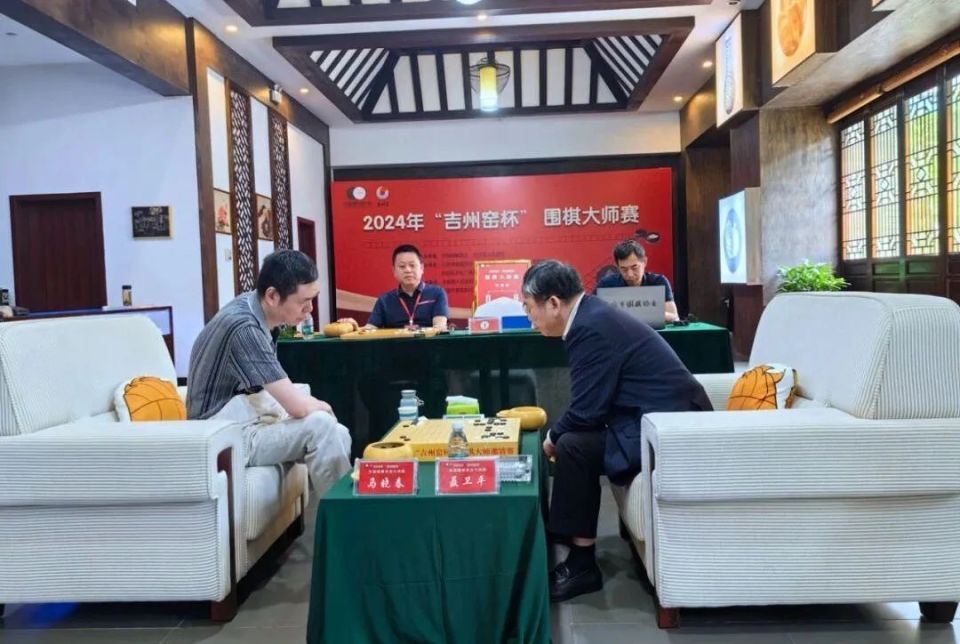 棋圣古稀壮举 聂卫平连胜刘小光马晓春夺冠 赢棋认输打吃不粘留奇闻