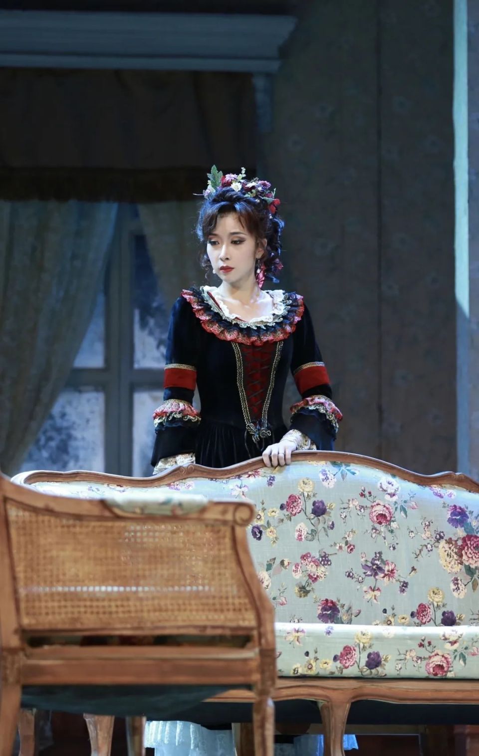 4年后1879年,他创作的话剧《玩偶之家》在哥本哈根皇家剧院首演.
