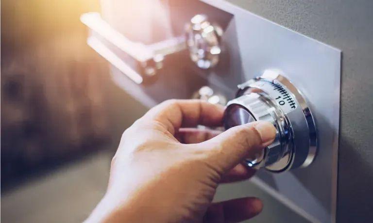 金融 | 71% 的金融机构利用AI打击快捷支付欺诈 · 原文图片 1