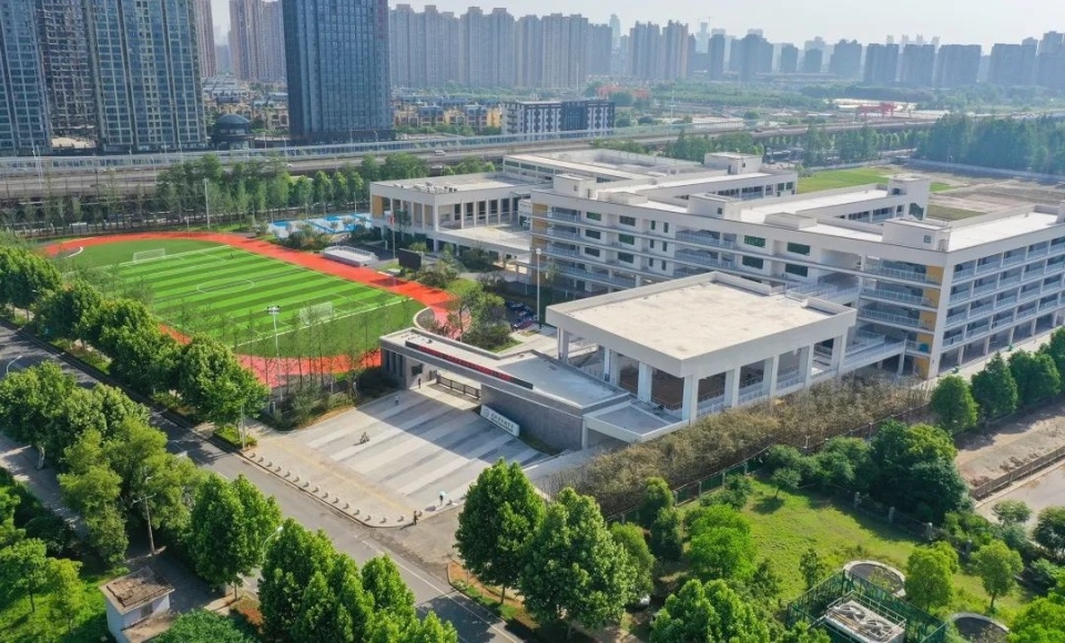 武汉市双湖中学(武汉市卓刀泉中学南湖校区)启用