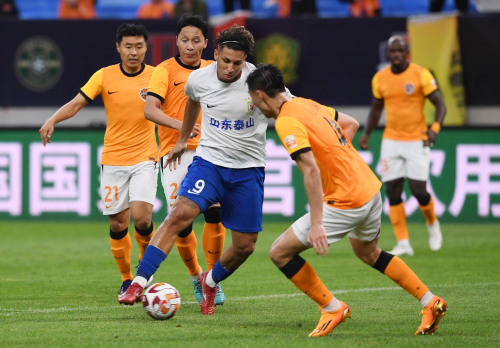 (体育)足球——中超:山东泰山胜青岛海牛_腾讯新闻