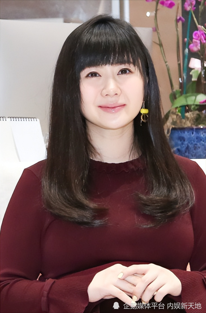 福原爱笑谈铜牌"大丰收",自嘲欲"偷"中国金牌,网友热议背后是坚强与