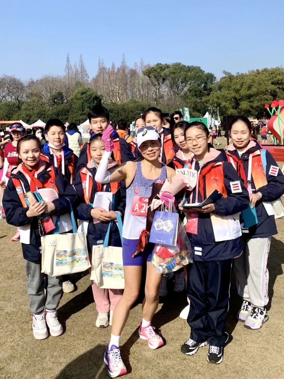 来看看小记者眼中的上海女子半马,有什么不一样?_腾讯新闻