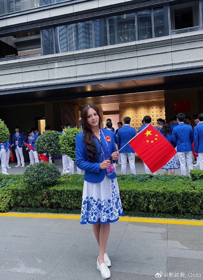 中国女子水球队迎亚运首胜 熊敦瀚赛后晒照庆祝胜利