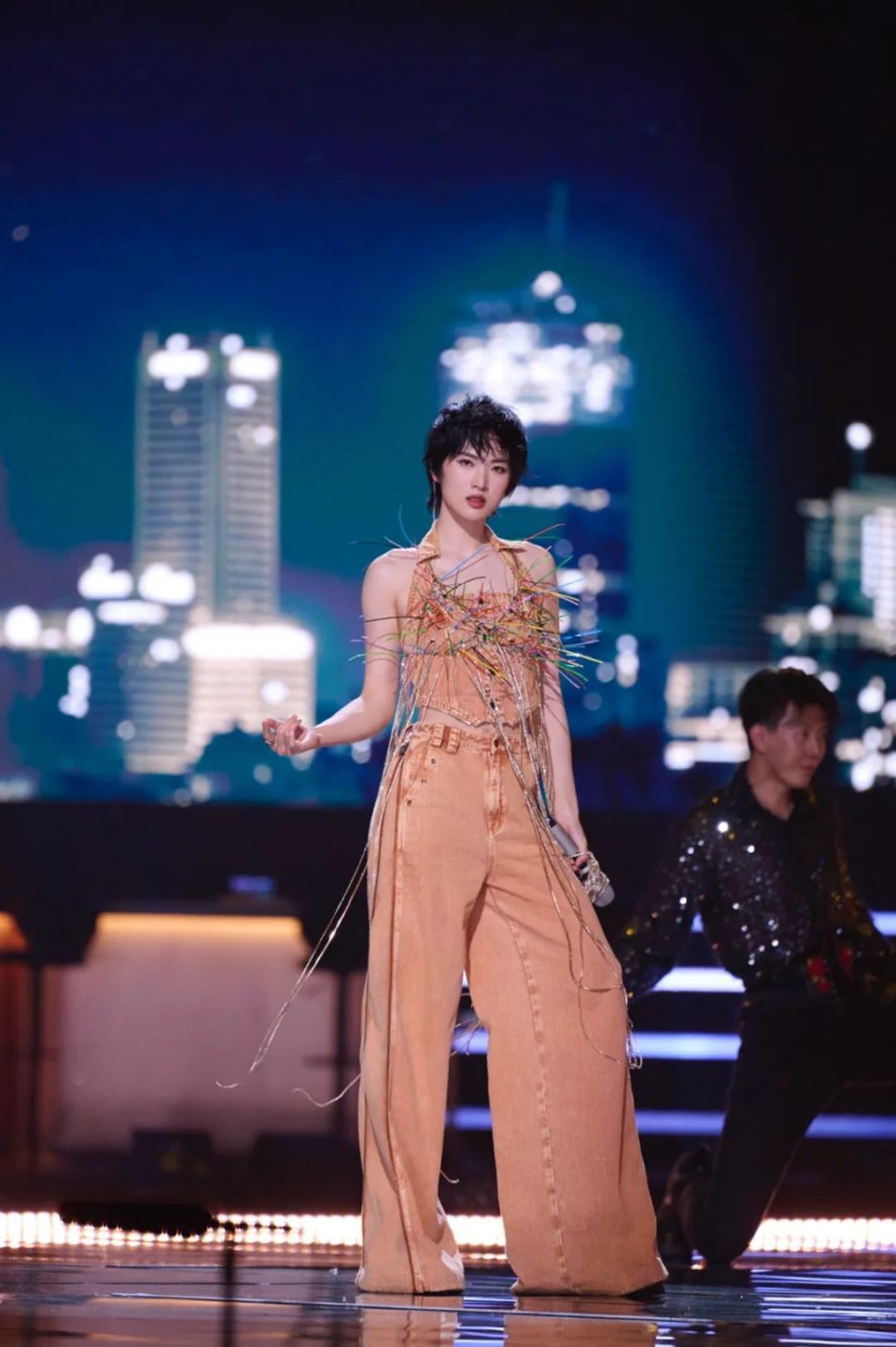 姚安娜|亮相双11惊喜夜,多面魅力点燃惊喜舞台-腾讯新闻