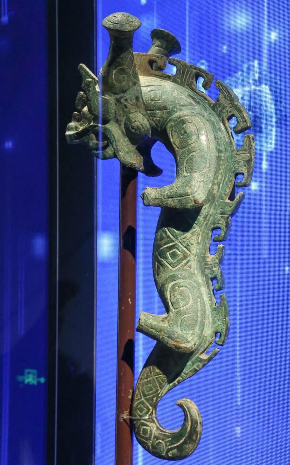 绿松石兽面纹铜牌饰新石器时代二里头文化时期天水市博物馆错金银铜壶