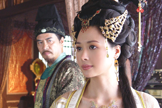 《九霄寒夜暖》女演员换上现代装,一个比一个惊艳,谁让你心动?