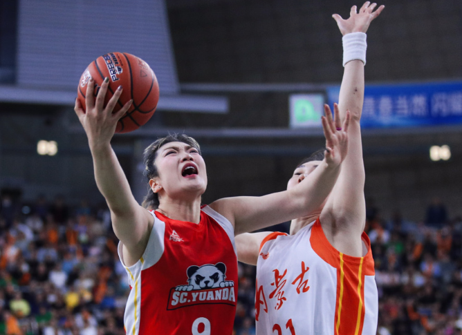 内蒙古女篮:张茹10分,琼斯28分10篮板,李缘13分8助攻,张绮芳14分