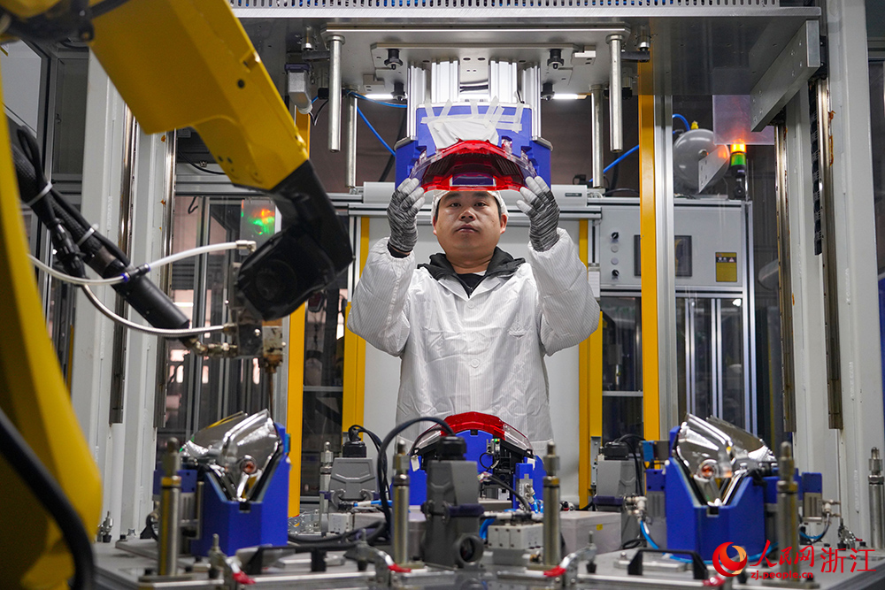 浙江黄岩汽车配件企业生产忙